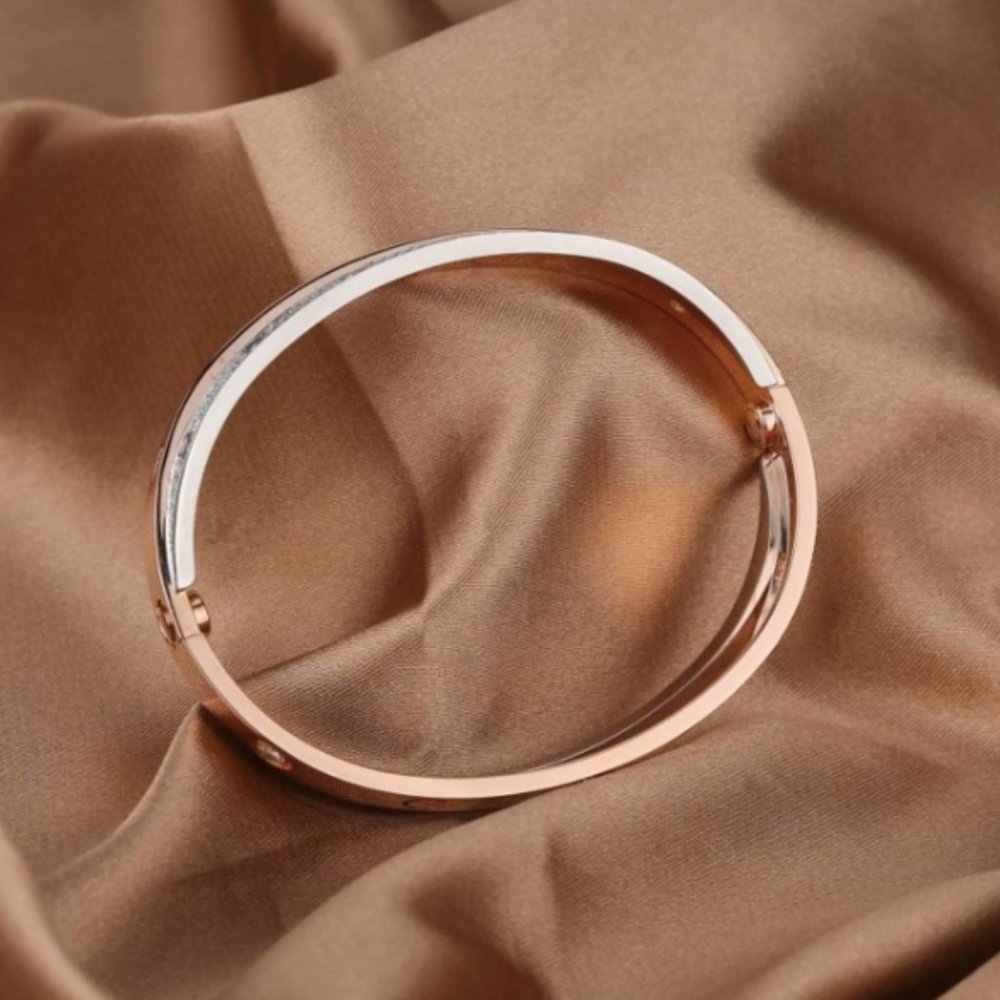 **SOLD** Cartier Love Bracelet White Gold Pave Diamond & rose gold 6 diamonds - Picture 9 of 10